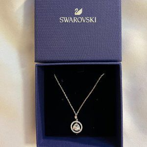 Swarovski Trillium Cut In Circle Pendant Necklace 18" chain